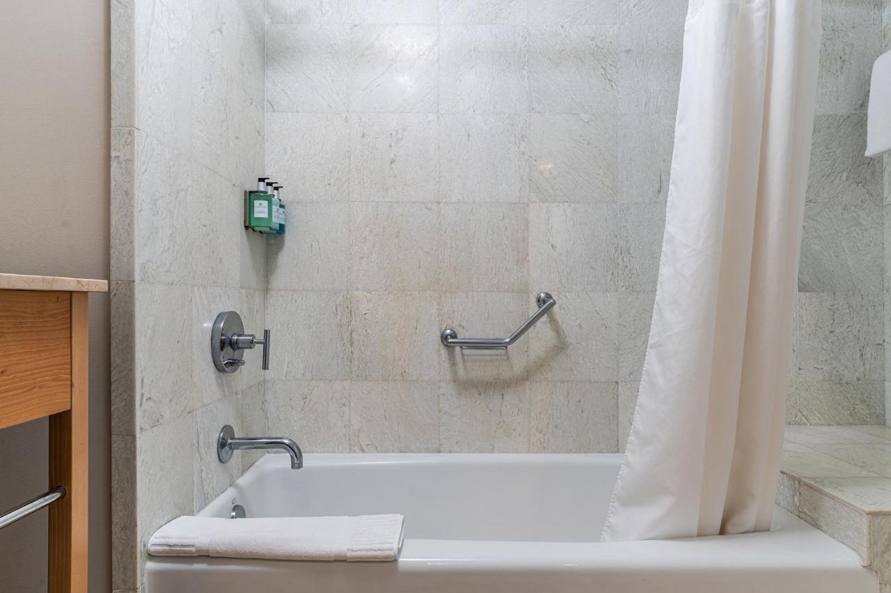Appartamento Sunny Isles 1bdr Sea View And Pool *