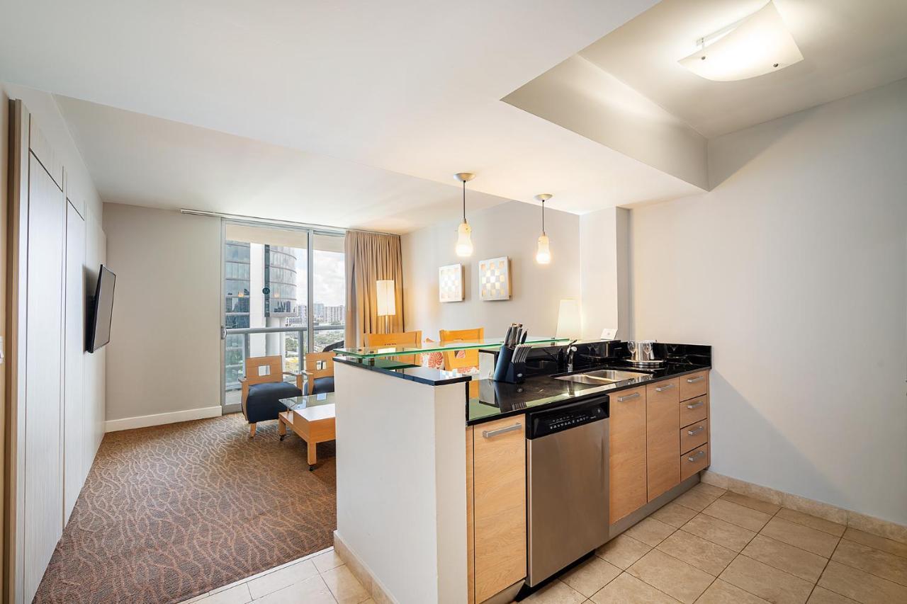 Sunny Isles 1bdr Sea View And Pool Appartement *